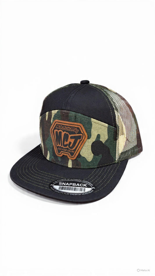 Black/camo panel Badge hat